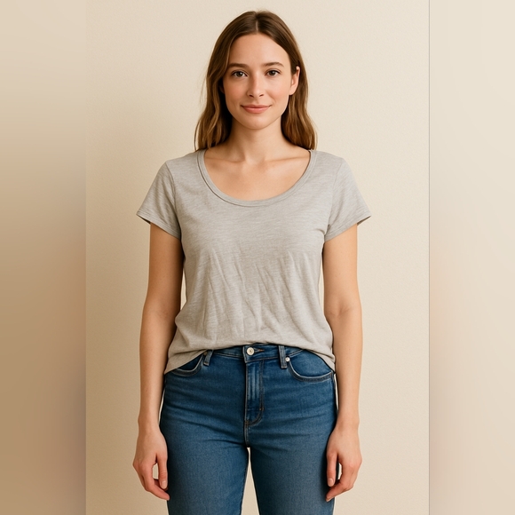 Banana Republic Tops - 🩶 Banana Republic Shimmery Scoop Neck Tee Top Large EUC
